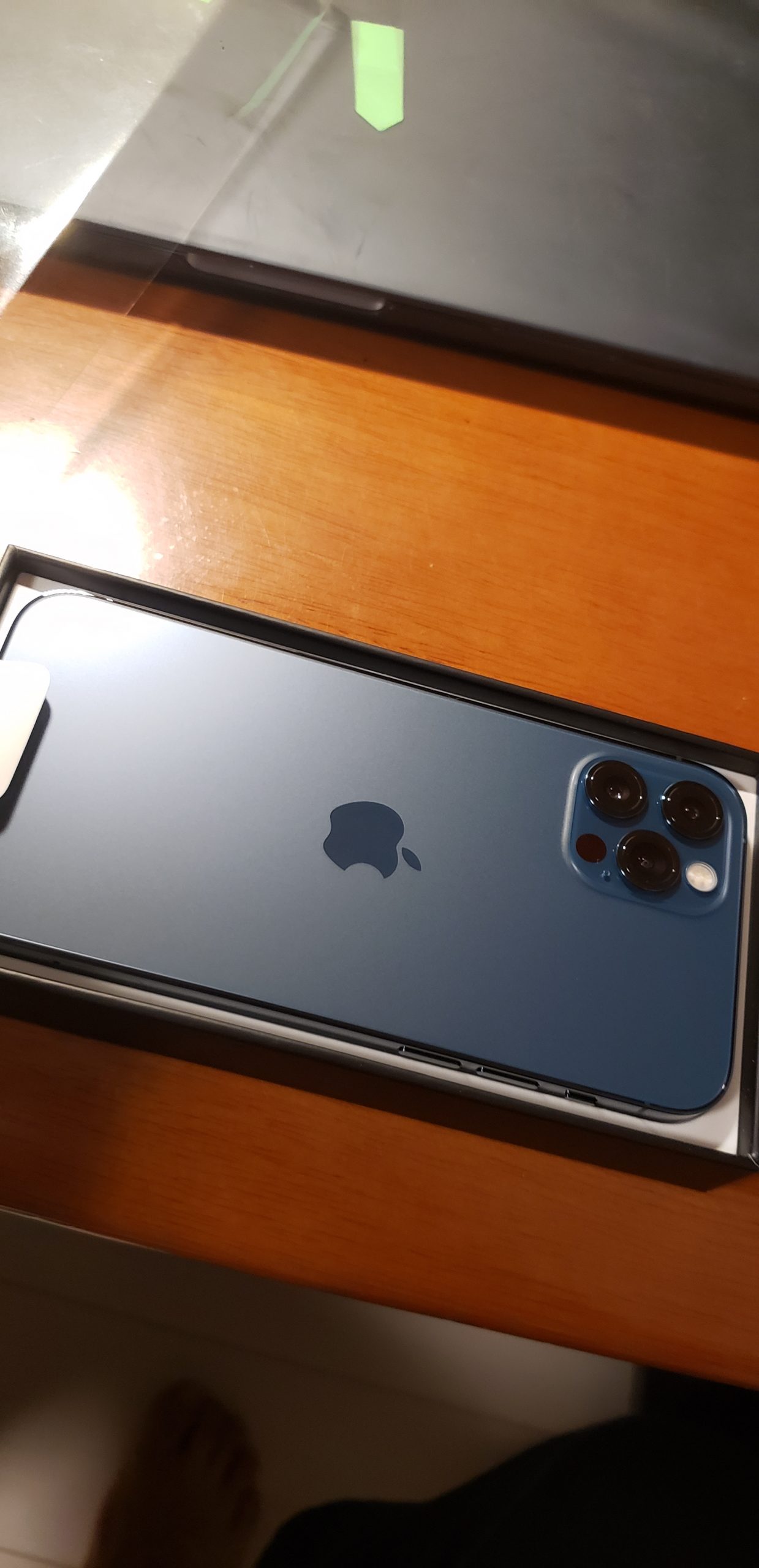 iPhone12 proを買いました。